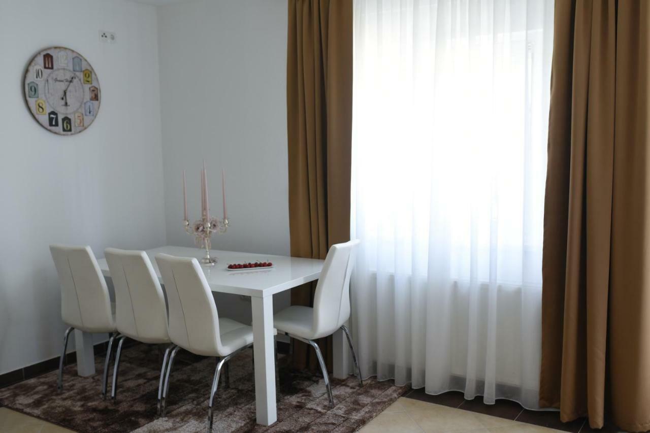 Apartman 利夫诺 外观 照片